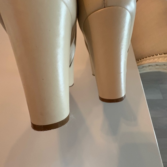 TORY BURCH CREAM SIZE 8 BOOTS. EXCELLENT CONDITION - Picture 6 of 11